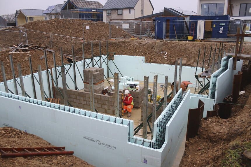 روش بعدی برای ساخت سریع ساختمان، استفاده از ساختمان های ICF (Insulated Concrete Form) است